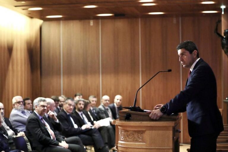 augenakis.exostr1-768×527